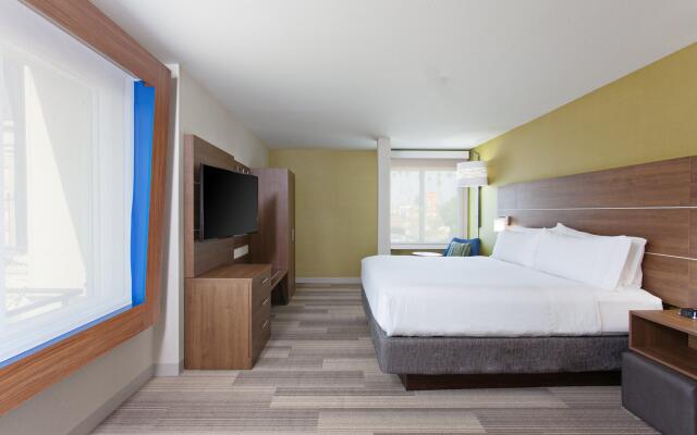 Holiday Inn Express Hotel and Suites Pasadena-Colorado Blvd, an IHG Hotel