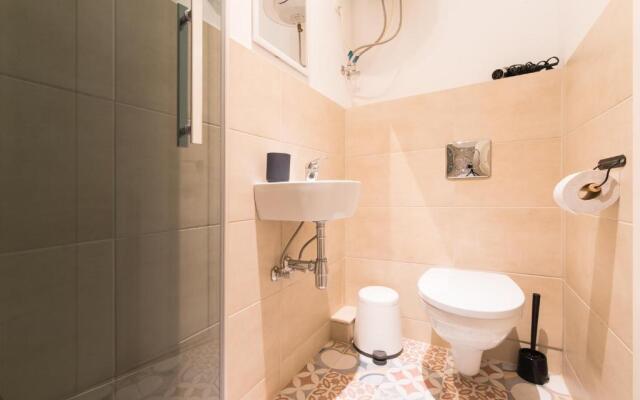 Light Studio Apartment