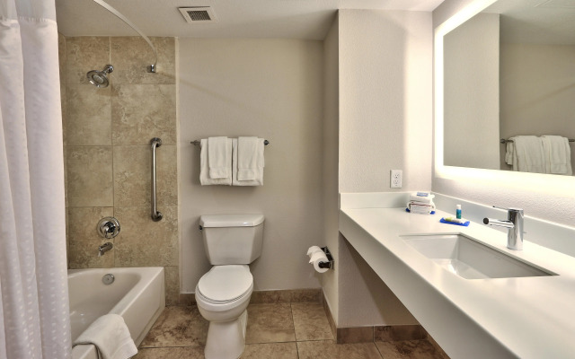 Holiday Inn Express & Suites Albuquerque Historic Old Town by IHG