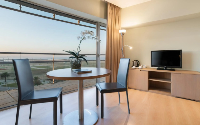 Eurostars Oasis Plaza Hotel