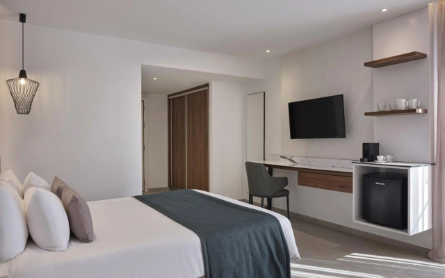Panas Holiday Village