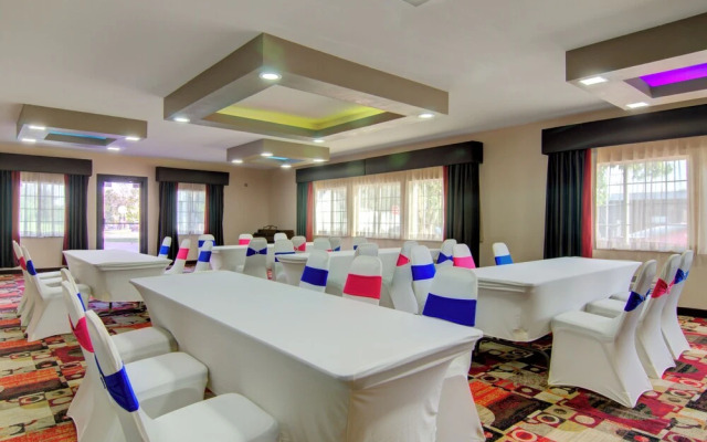 Westbridge Inn & Suites