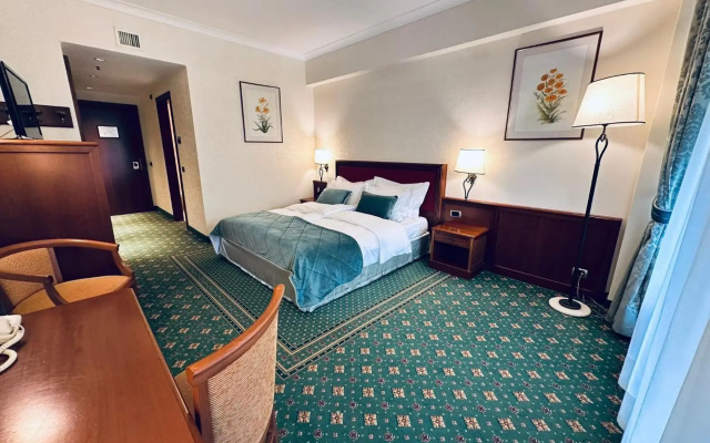 Lux Garden Hotel