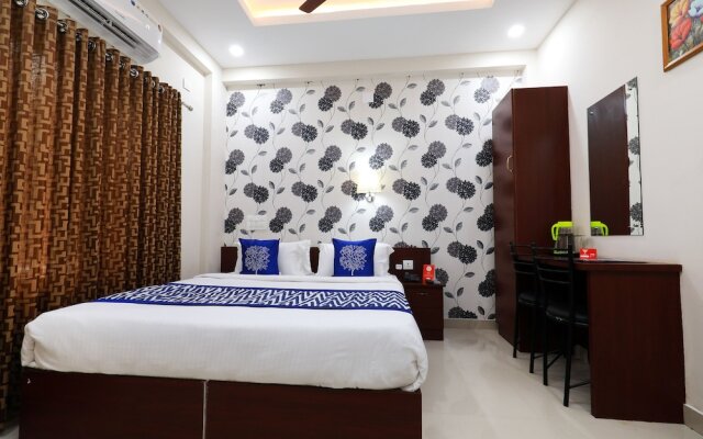 OYO 6728 Almas Residency