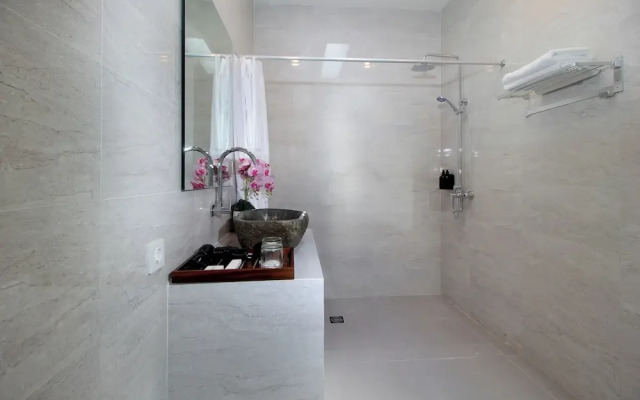 Bougainvillea Villa Seminyak by Parigata