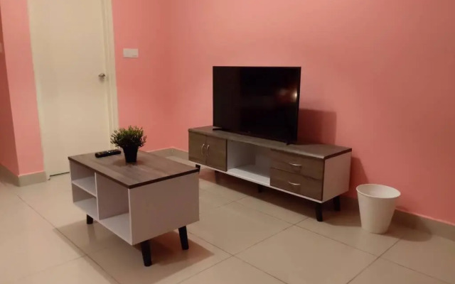 HA213-Pool view Studio unit-Hyve-Cyberjaya- Free WiFi - Free parking-Netflix