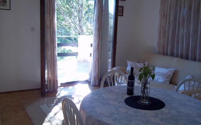 Duskica - close to the sea - A1(4+2)