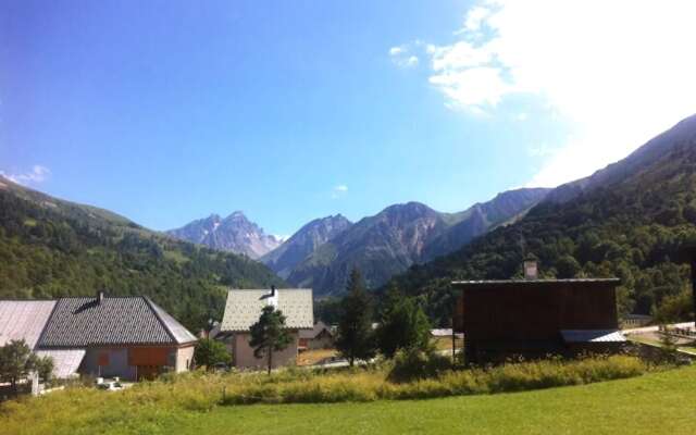 Adret 10 : Studio 2 Personnes / Studio 2 People