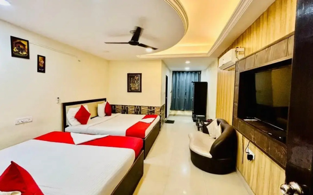 Hotel Sahu Near Kashi Vishwanath Temple Gate
