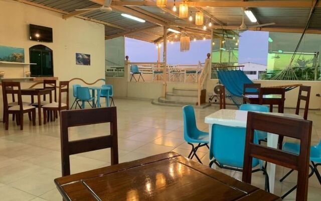 Reef Hostel Manta