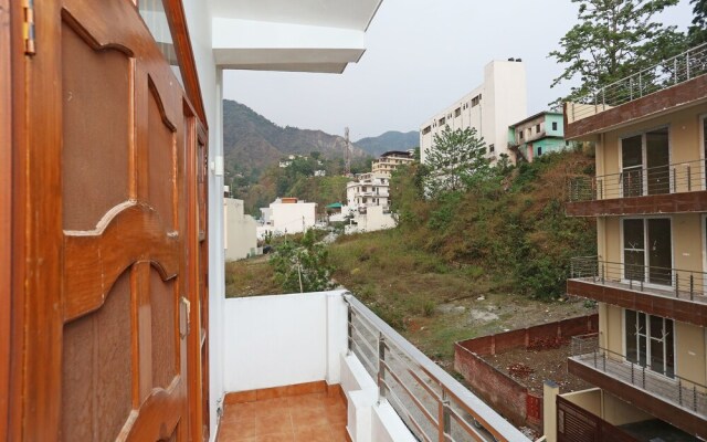OYO 13502 Home 2BHK Simran Villa DIT