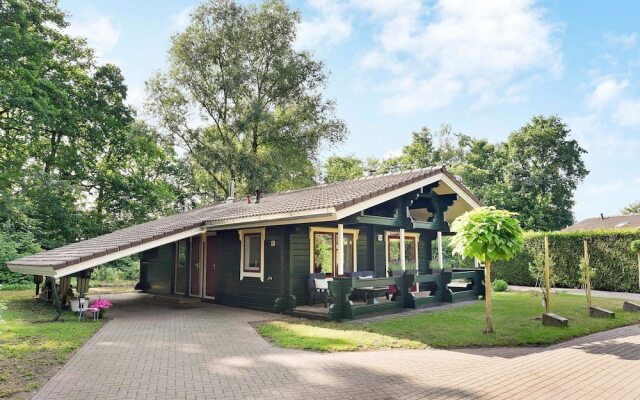 Finnish Chalet with Private Garden & Sauna near Veluwe