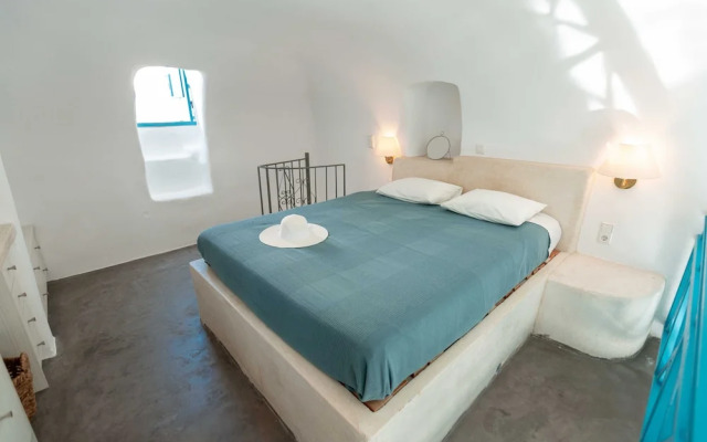 Santorini Karterados Retreat by GHH