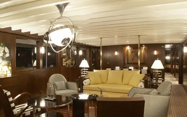 Luxury Yacht MM2