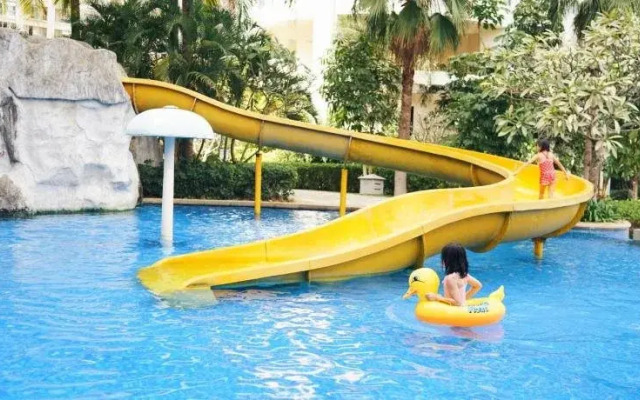 Sanya Bay Yingyuan Linhai Theme Hotel