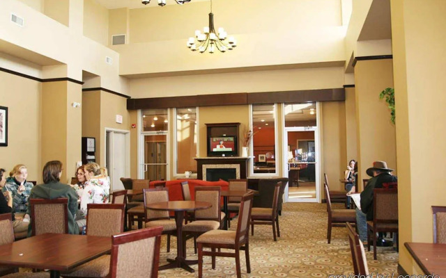 Hampton Inn & Suites by Hilton Edmonton Intl Airport