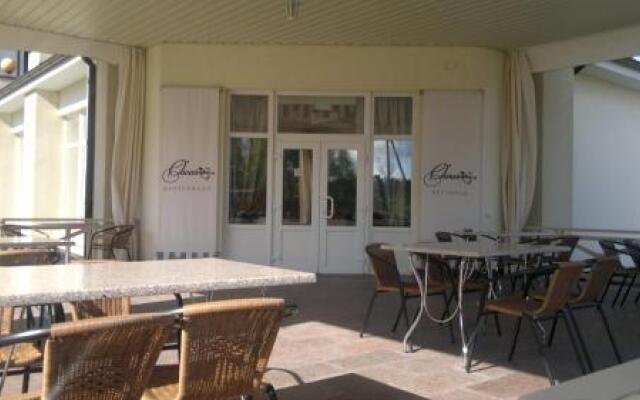 Sadky Hotel and Restaurant