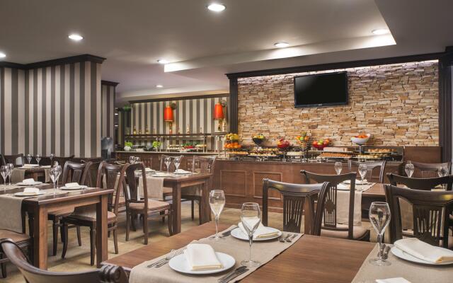 Royal Park Hotel & Apartments