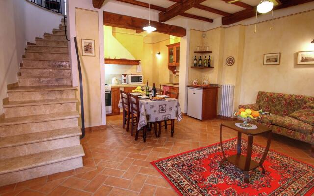 Luxurious Cottage in Lucignano with Pool