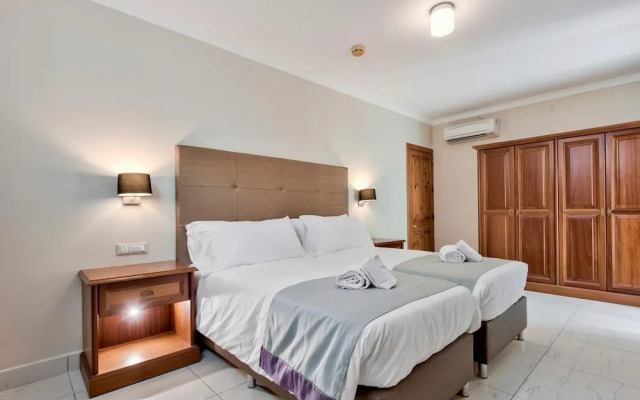 Villa Sardinella-5 Bedroom Villa With Private Pool