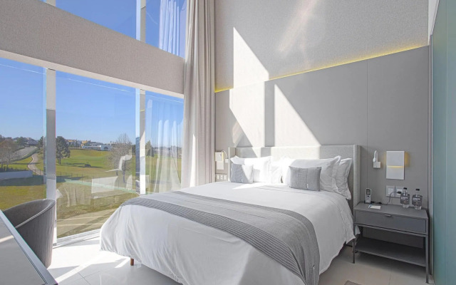 Suryaa Hotel Pinhais, Curio Collection by Hilton