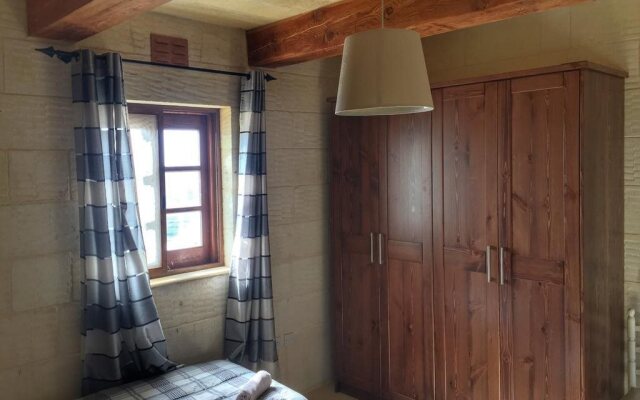 Qronfla Farmhouse B&B