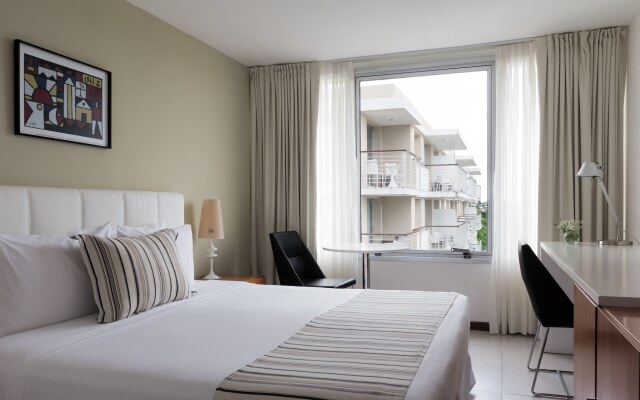 Real Colonia Hotel & Suites