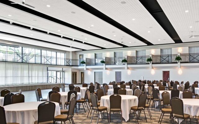 Quality Inn & Suites Columbus