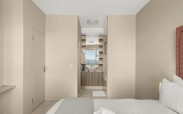 Easy Stay - The Tyrwhitt