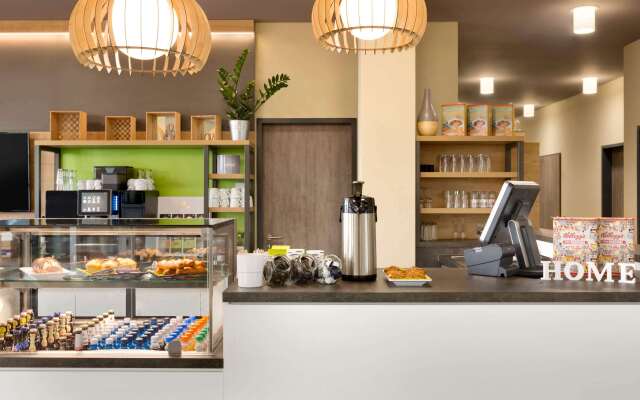 Super 8 by Wyndham Freiburg