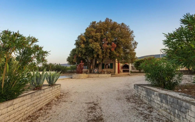 Villa Dubrava in Pucisca
