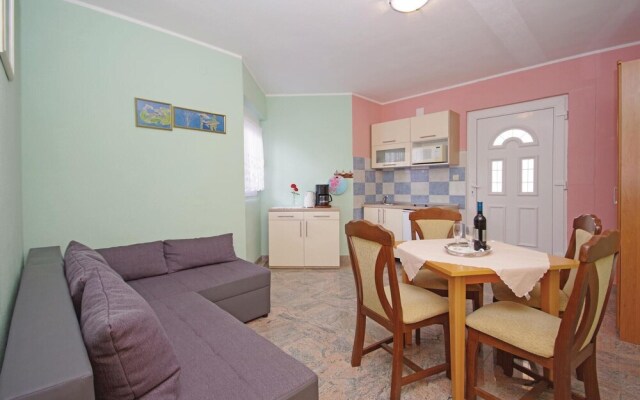 Awesome Home in Makarska With Wifi and 1 Bedrooms