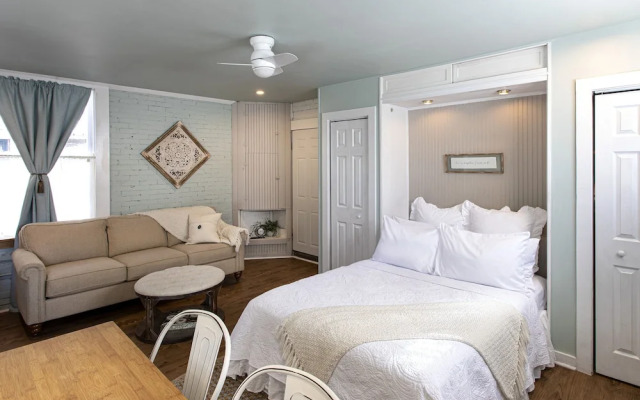 Katy House Bed and Breakfast