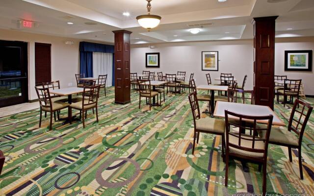 Holiday Inn Express & Suites Shelbyville Indianapolis by IHG