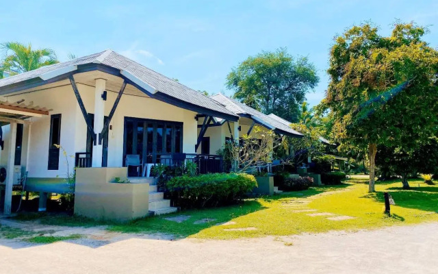 Saphli Villa Beach Resort