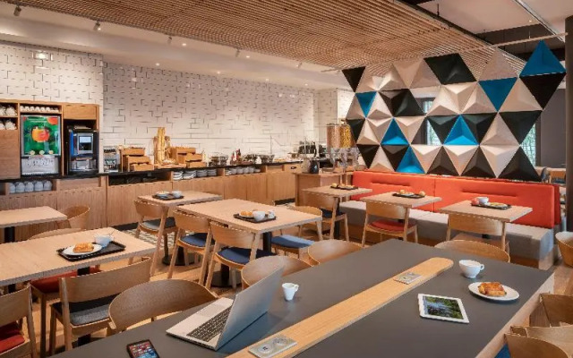 Holiday Inn Express Marne La Vallee Val D Europe