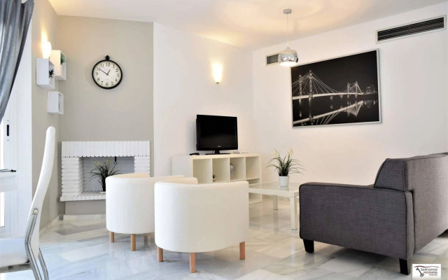 Apartamentos y Casas Serinamar Marbella