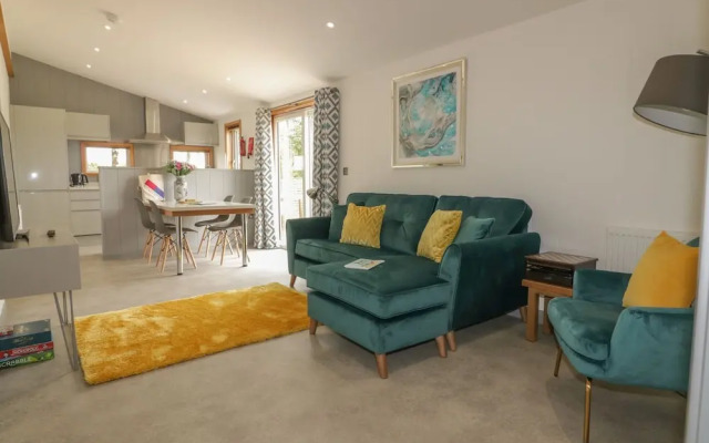 18 Meadow Retreat