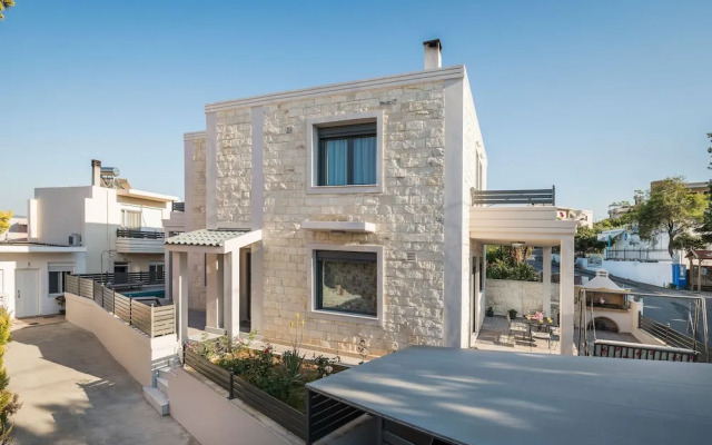Beautiful Pool Villa for Relaxing Family Holidays
