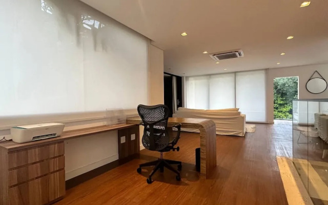 Mans o 6 Suites Riviera