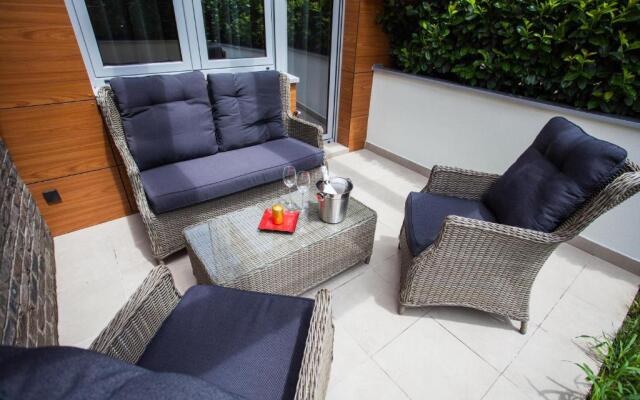 Gentleman Dog Apartment