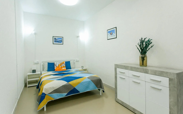 Apartment Sakvoyazh on Listopadnaya