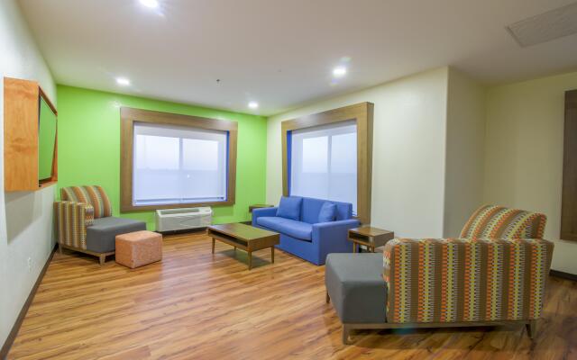 Holiday Inn Express & Suites Raymondville by IHG