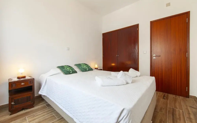 B101 - Abrotea Cozy 2 Bed Apartment in Lagos