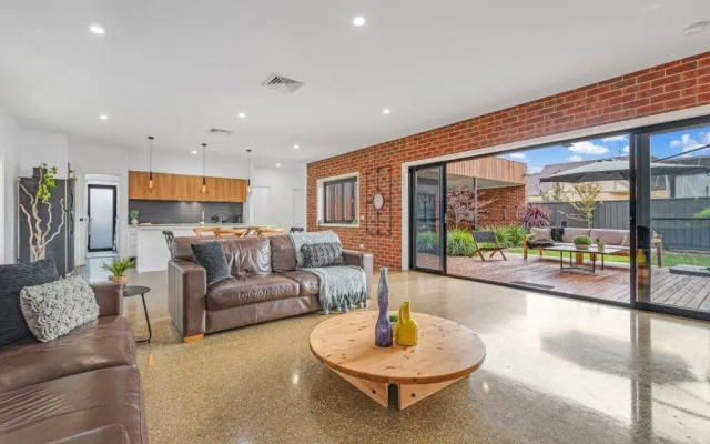 Villa Simone - Tranquil Hideaway in the Heart of Echuca