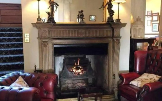 Rowley Manor Hotel
