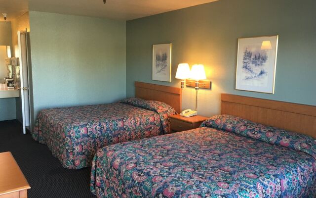 Applegate Inn