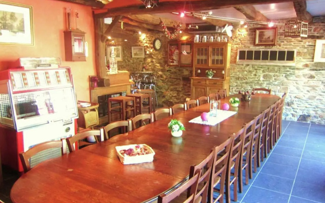 Charming Apartment in Sensenruth with Hot Tub