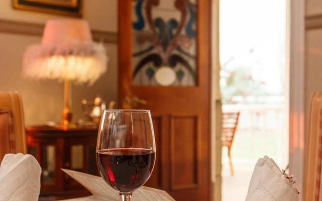 Bakenskraal Ostrich Palace