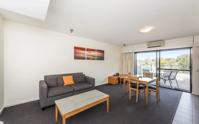 Ascot Quays Apartment 102